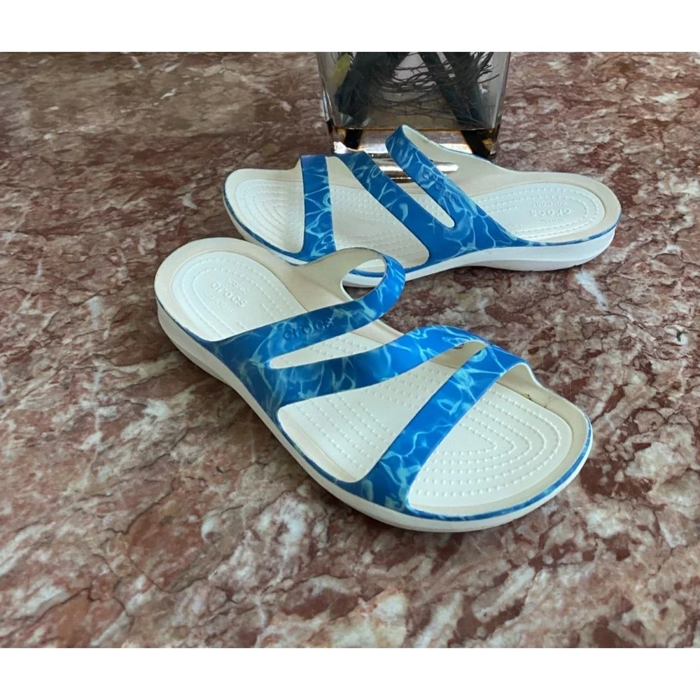 New Crocs Women's Kadee II Graphic Blue Flip Flops Sandals Size 8, $59.99